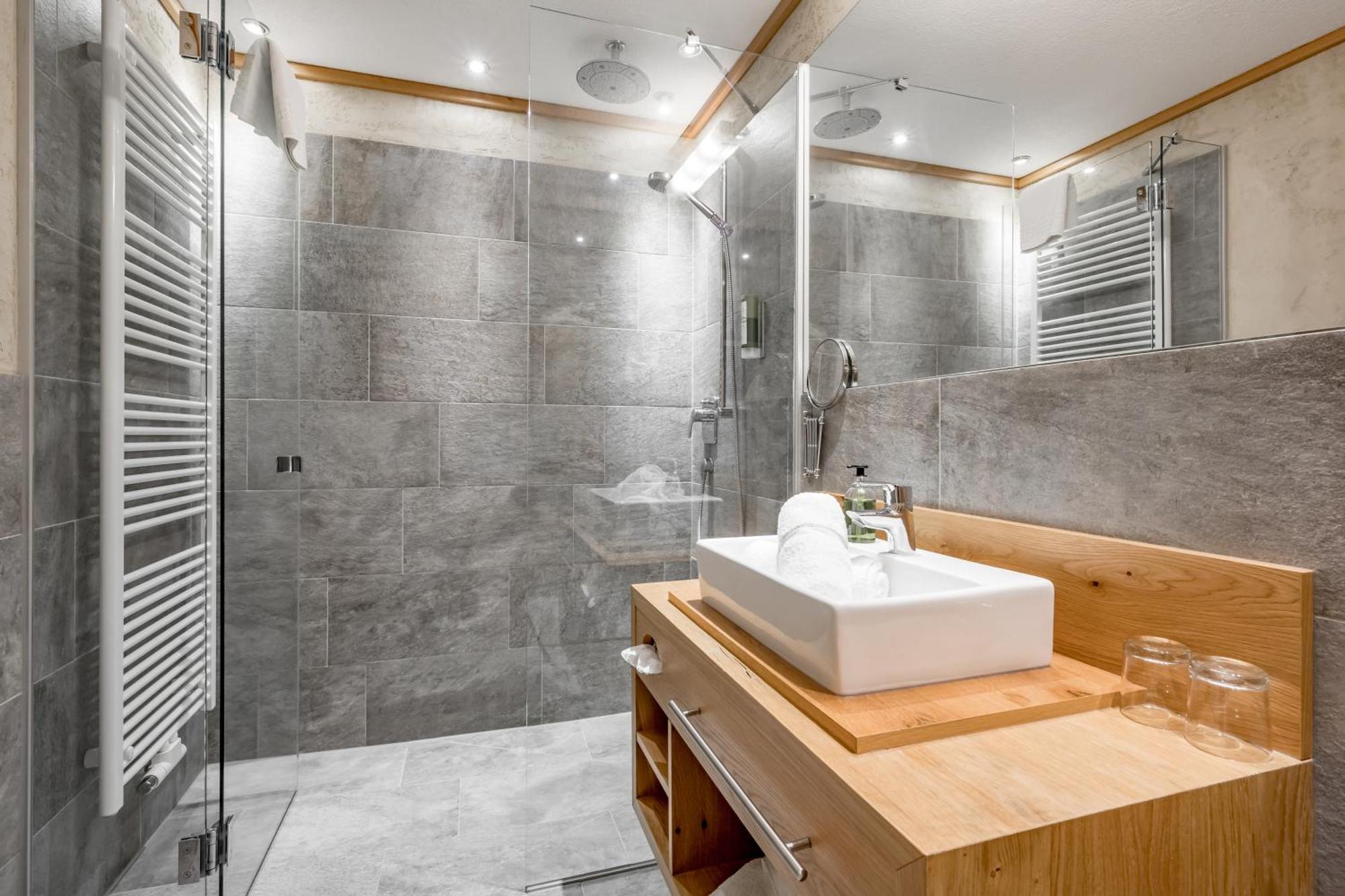 Tilia Living - Mit Dem Komfort Eines Kleinen, Feinen 4* Ried im Oberinntal