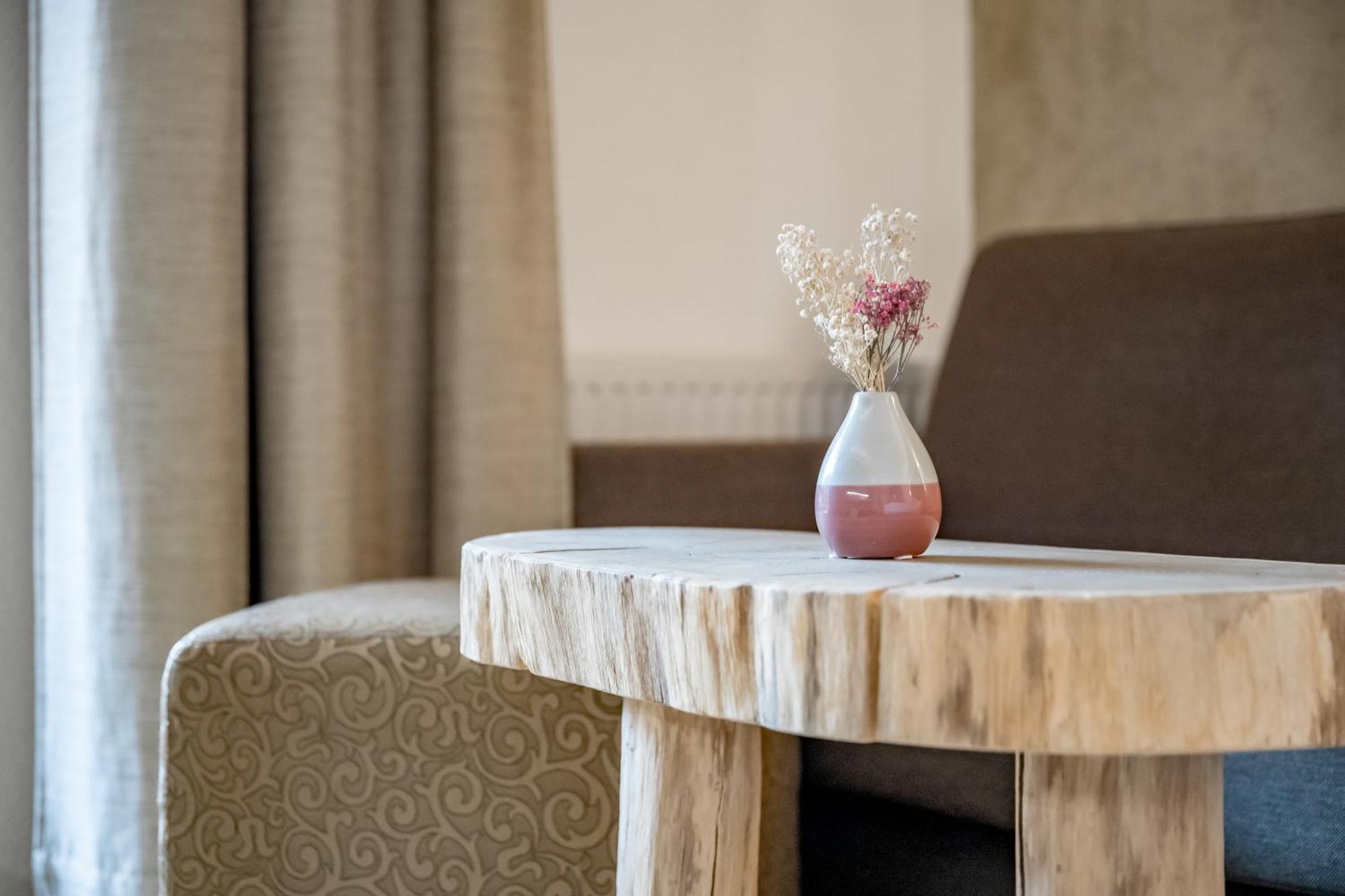 Tilia Living - Mit Dem Komfort Eines Kleinen, Feinen 4* Ried im Oberinntal